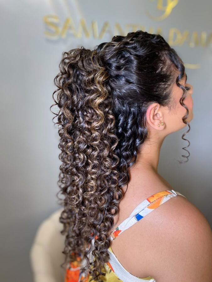 Penteado cacheado